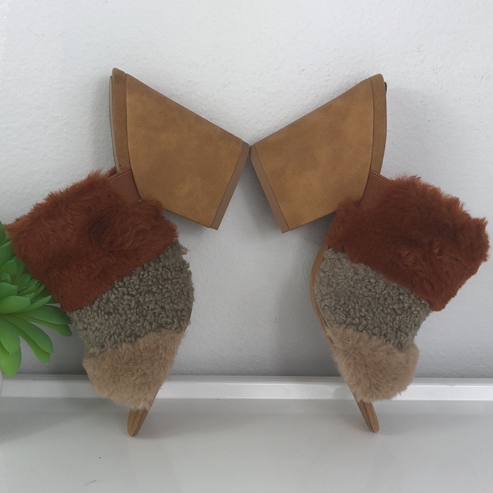 Treasure & Bond Fuzzy Striped Block Heel Mule 7 - Picture 4 of 10